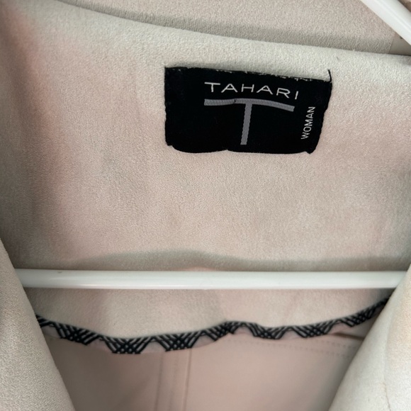 TAHARI Women Cream Women's Faux Fur Jacket with Silver Snaps and Front Zippers - Picture 8 of 8